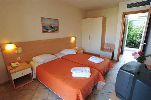 Thinalos Aparthotel Acharavi  Exterior foto