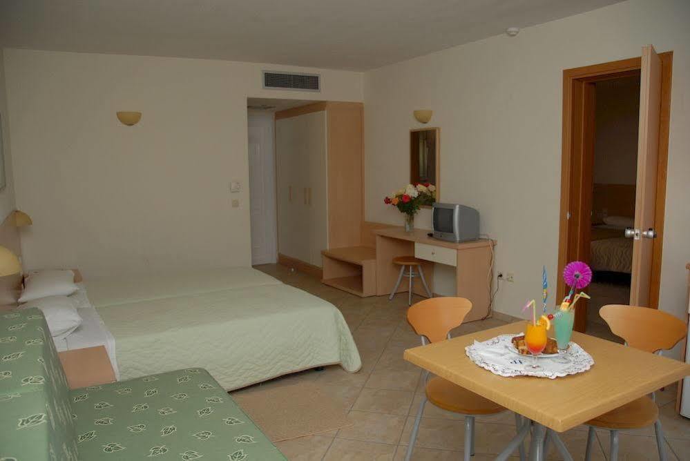 Thinalos Aparthotel Acharavi  Exterior foto